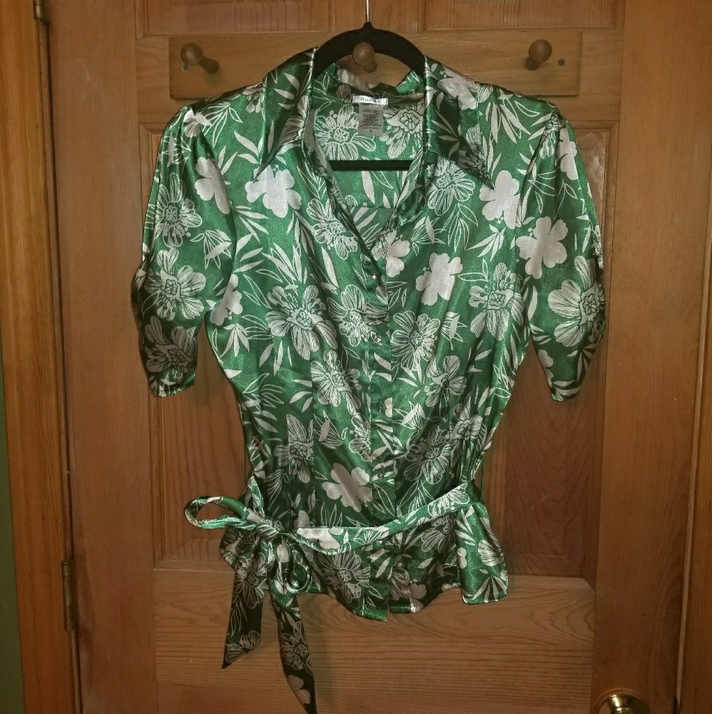 Stylish green blouse